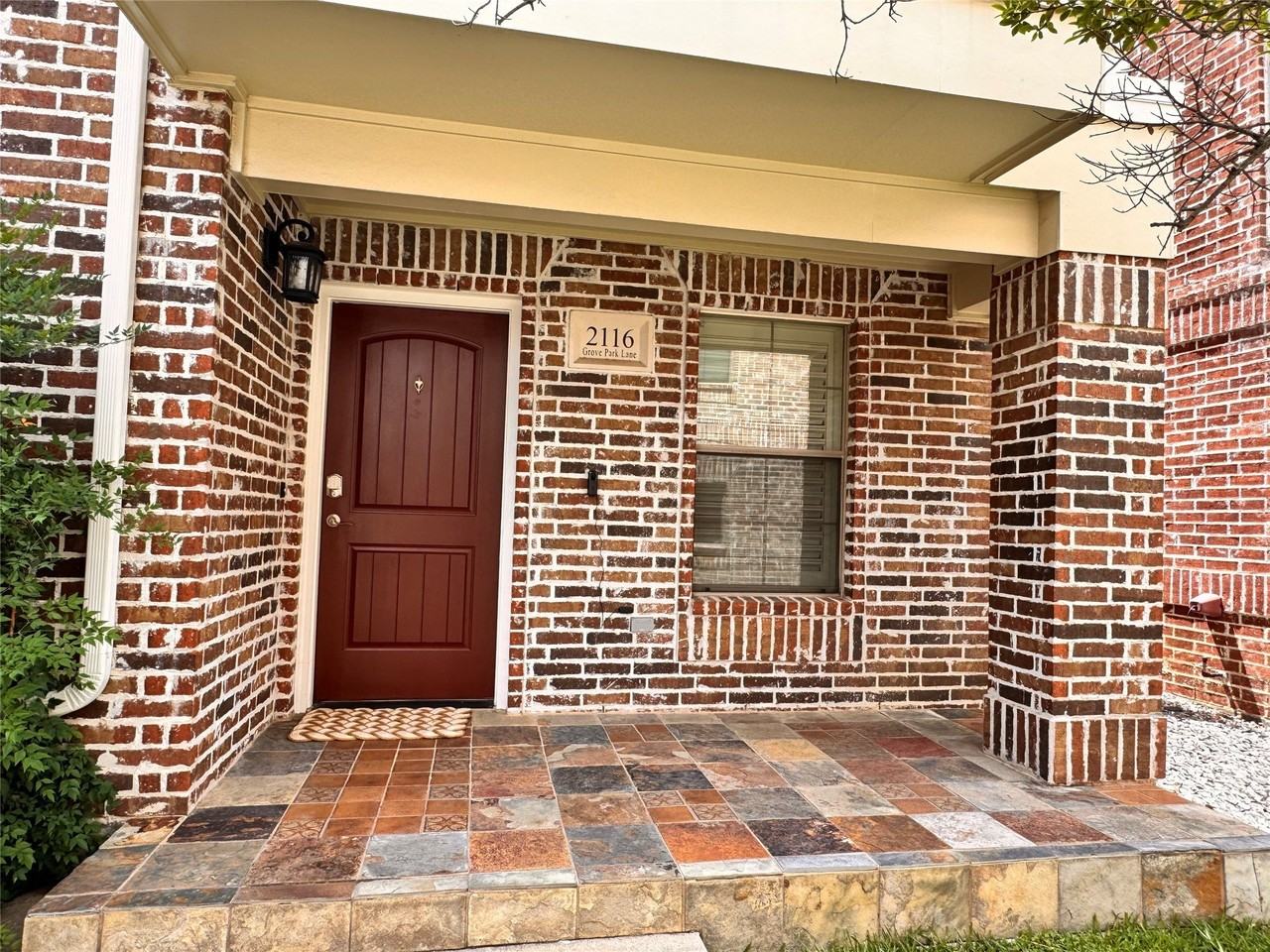 2116 Grove Park Ln - Photo 3 of 31