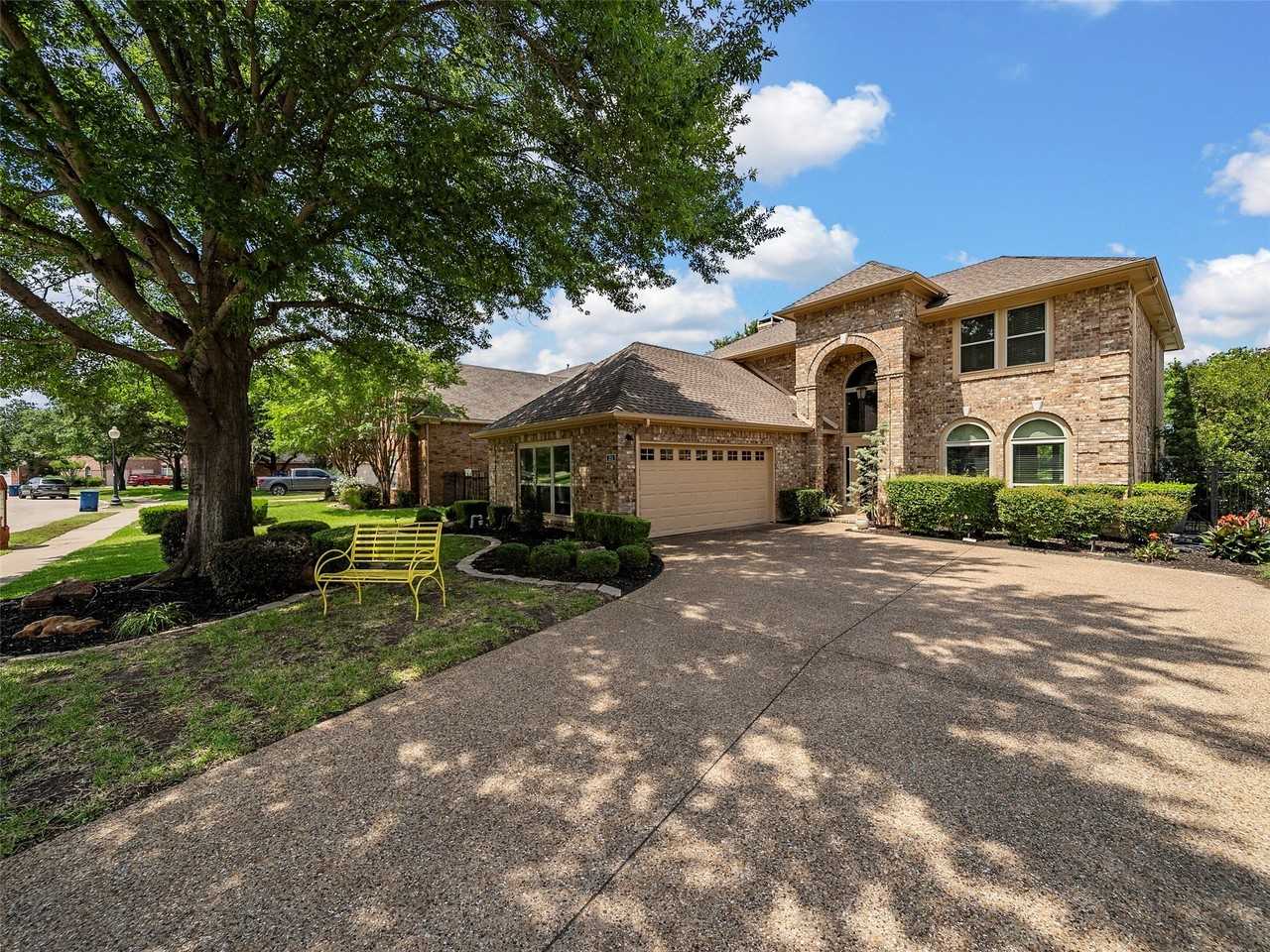 351 Cove Dr - Photo 3 of 35