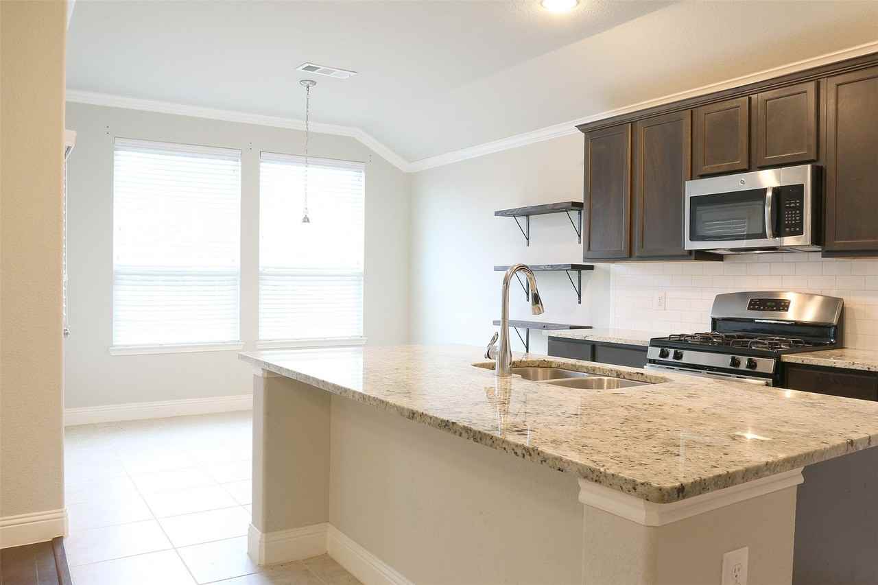 1108 Kingston Ct - Photo 2 of 25