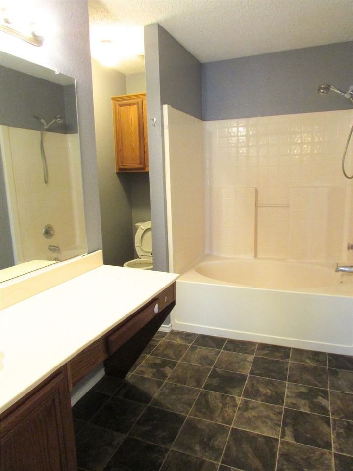 6702 Canyon Creek Dr - Photo 7 of 12