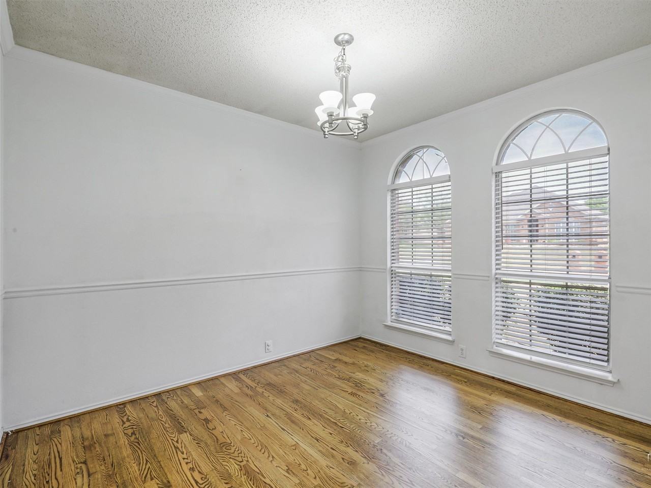 7611 Cordova Dr - Photo 4 of 28