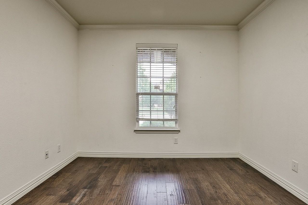 223 Aspen Ln - Photo 5 of 28