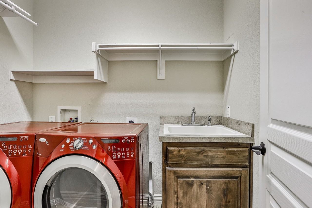 223 Aspen Ln - Photo 6 of 28