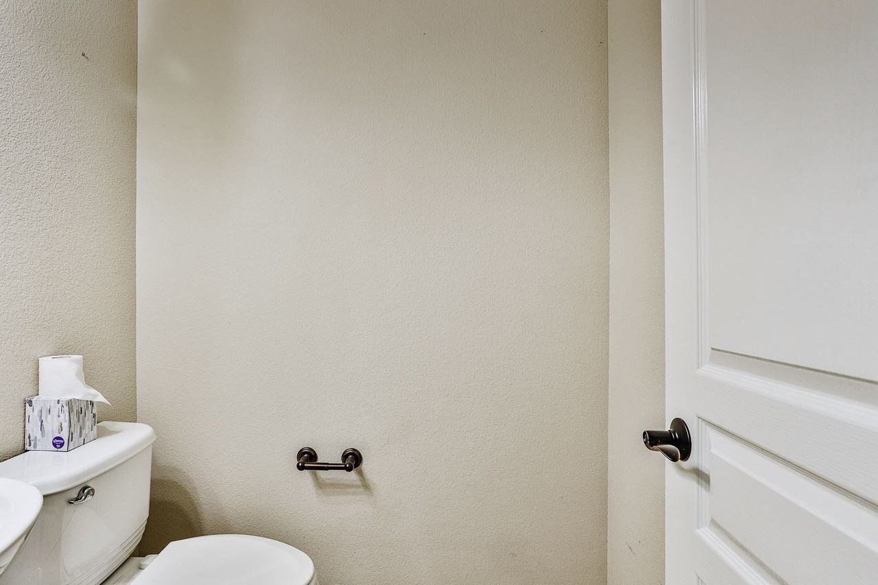 223 Aspen Ln - Photo 7 of 28