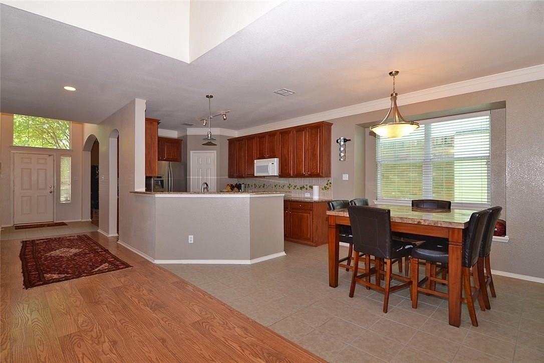 4401 Caledonia Creek Ln - Photo 2 of 21