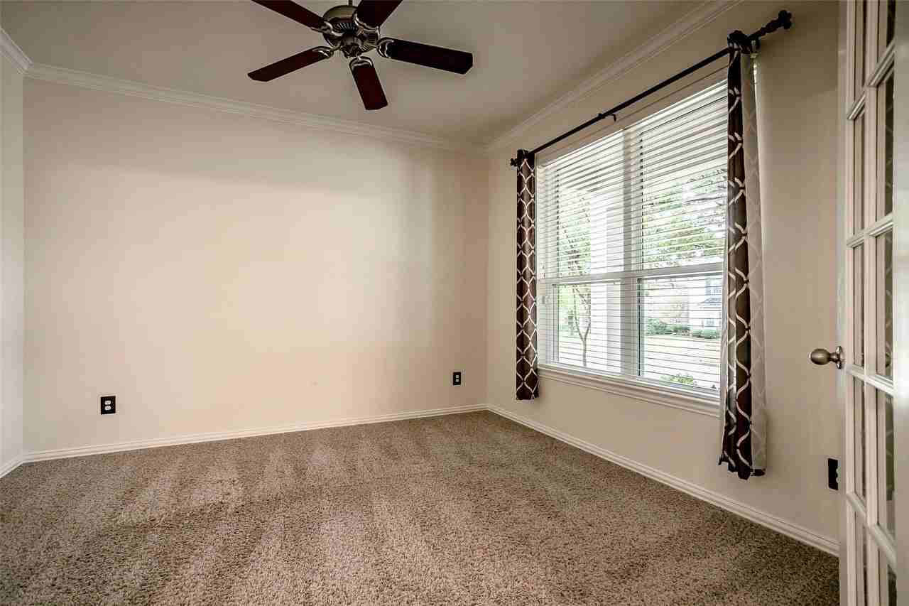 15650 Brookwood Dr - Photo 7 of 36