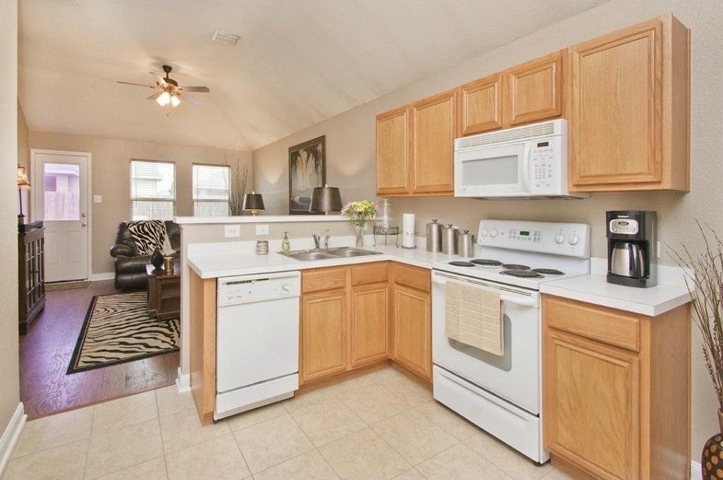 11937 Brown Fox Dr - Photo 4 of 10