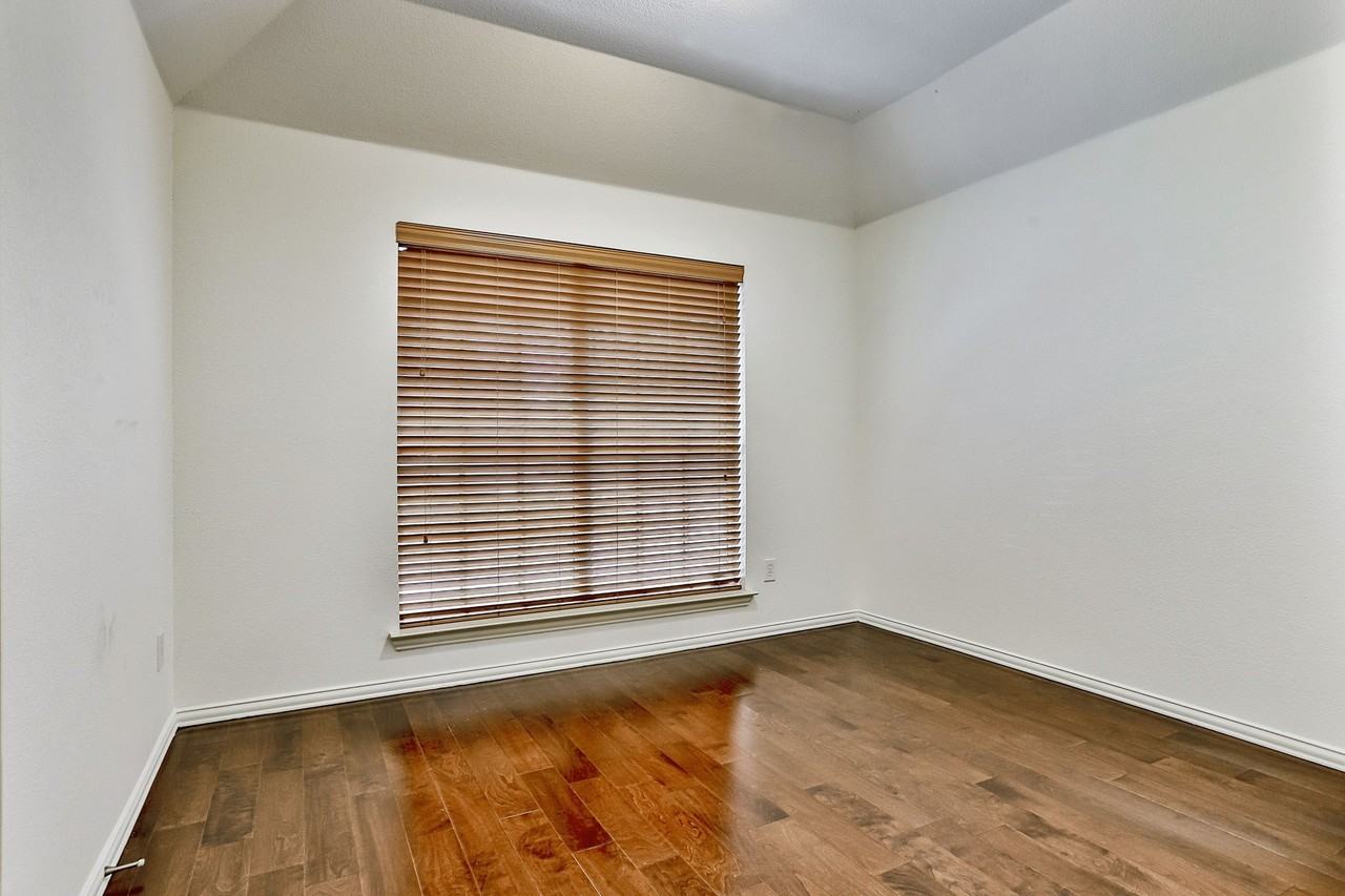 2853 Cascade Cove Dr - Photo 6 of 20