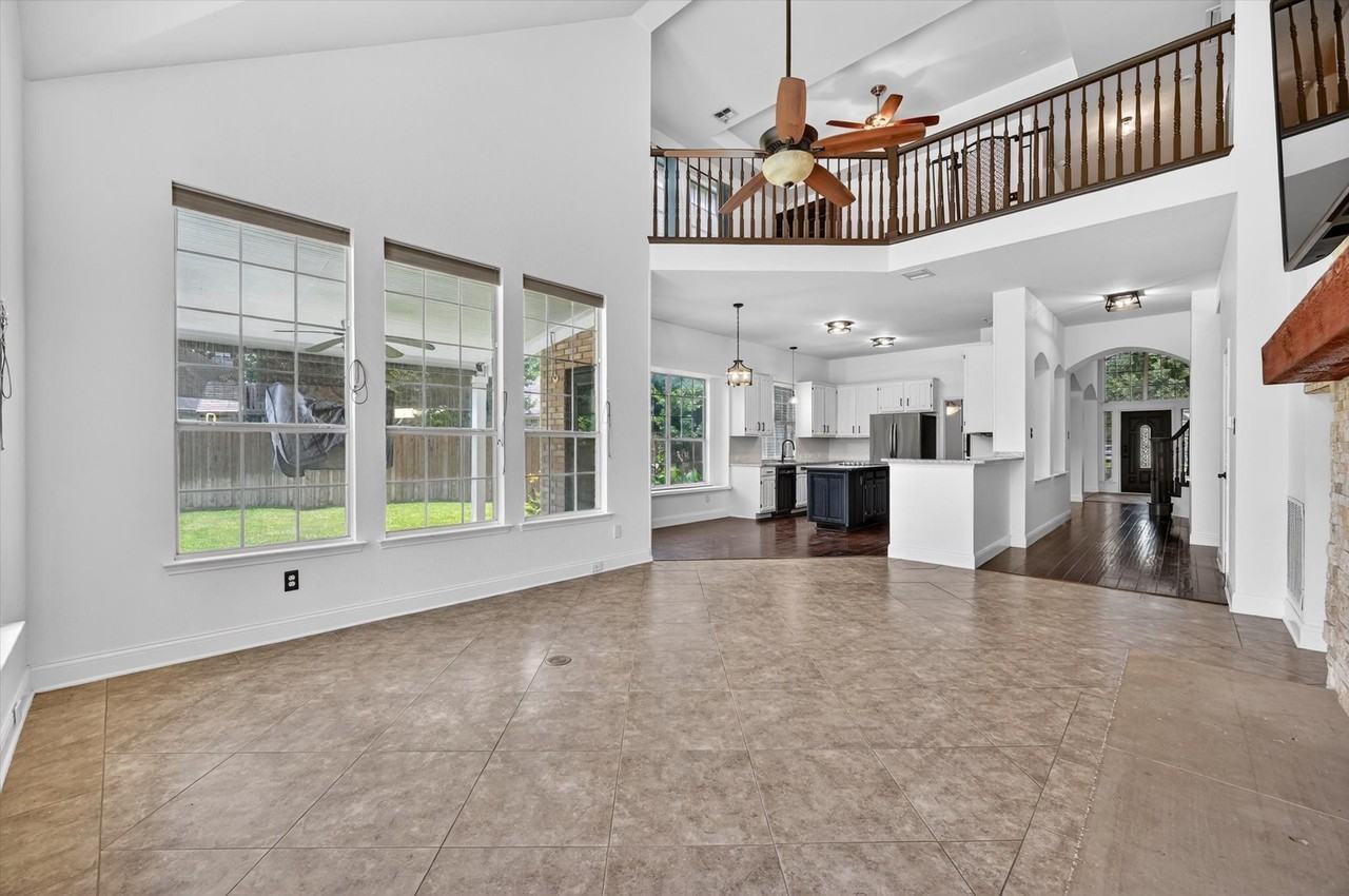 2400 Sweet Grass Trl - Photo 7 of 25