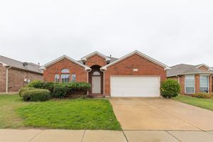 featured image of 12913 Farmington Dr