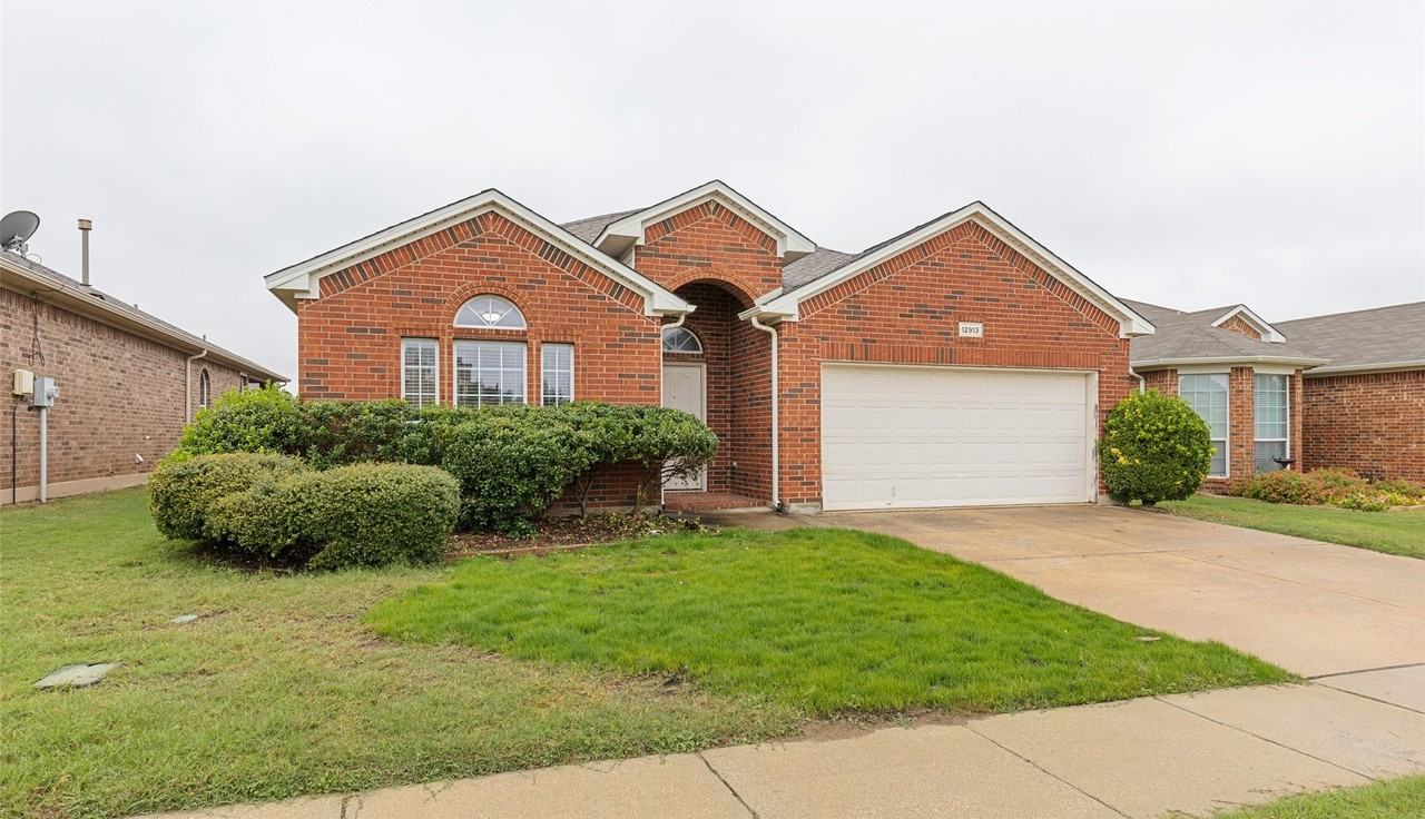 12913 Farmington Dr - Photo 2 of 26