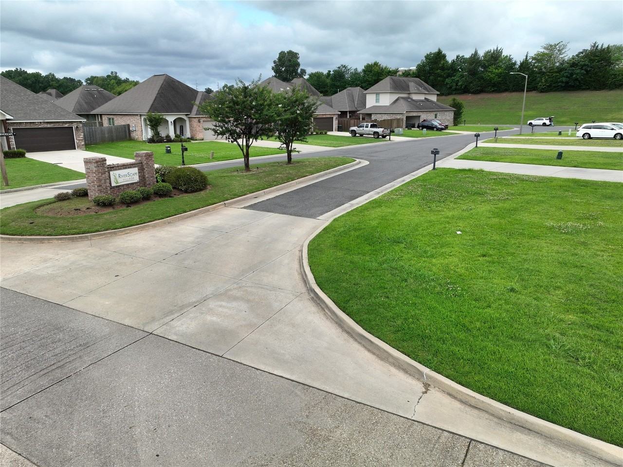 631 Riverscape Dr - Photo 5 of 6