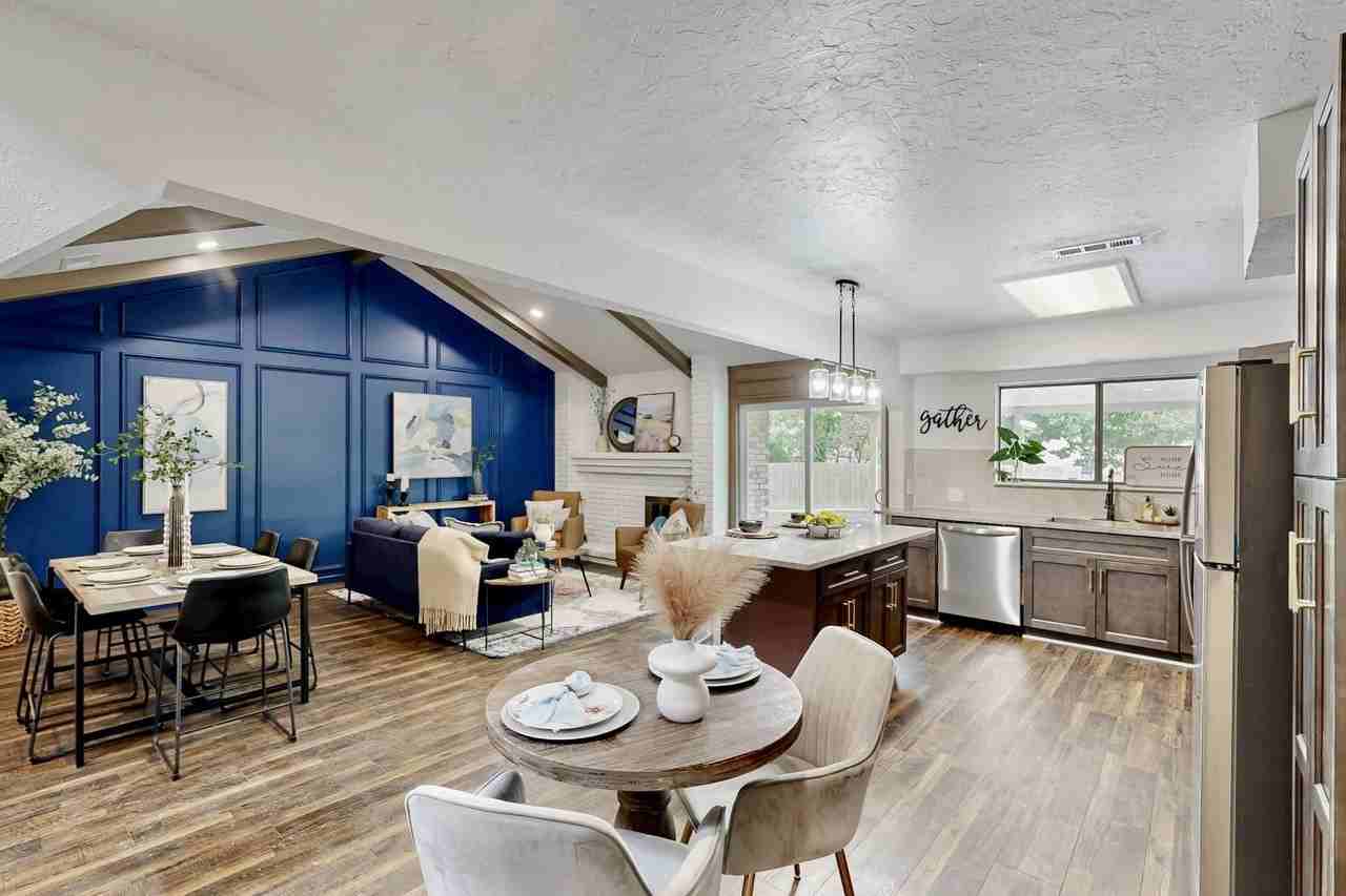 3965 Singleleaf Ln - Photo 3 of 39
