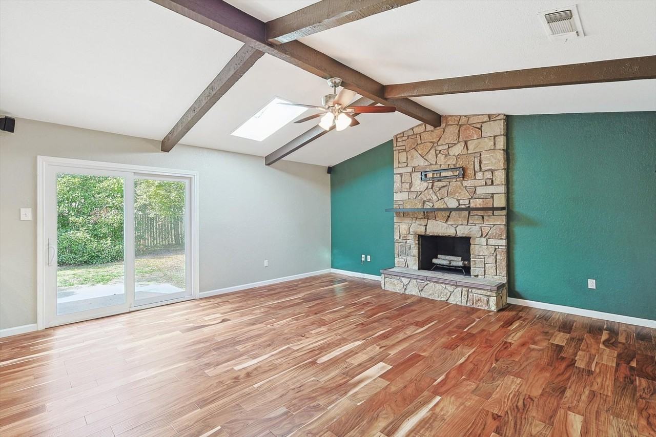 3433 Murphy Dr - Photo 4 of 17