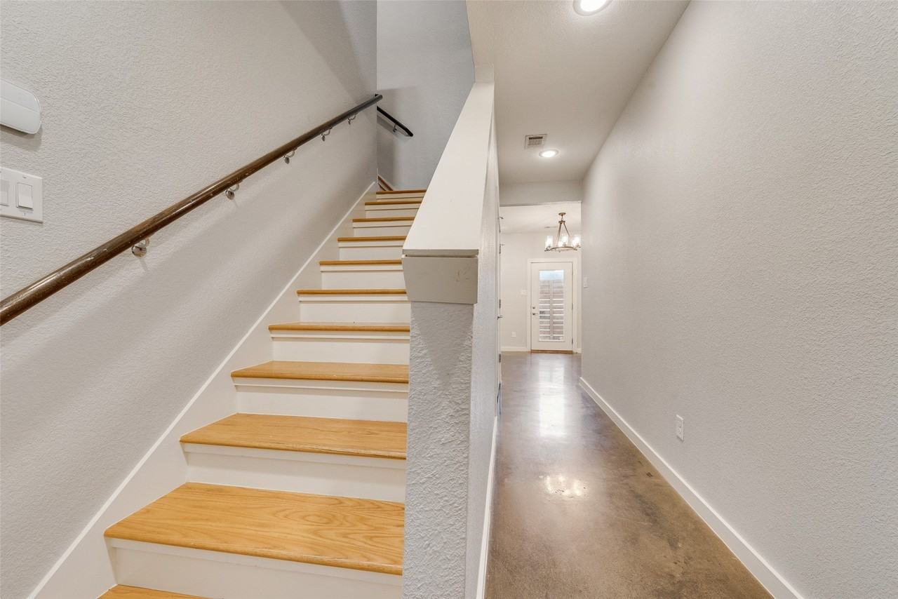 1811 Euclid Ave #2 - Photo 3 of 26