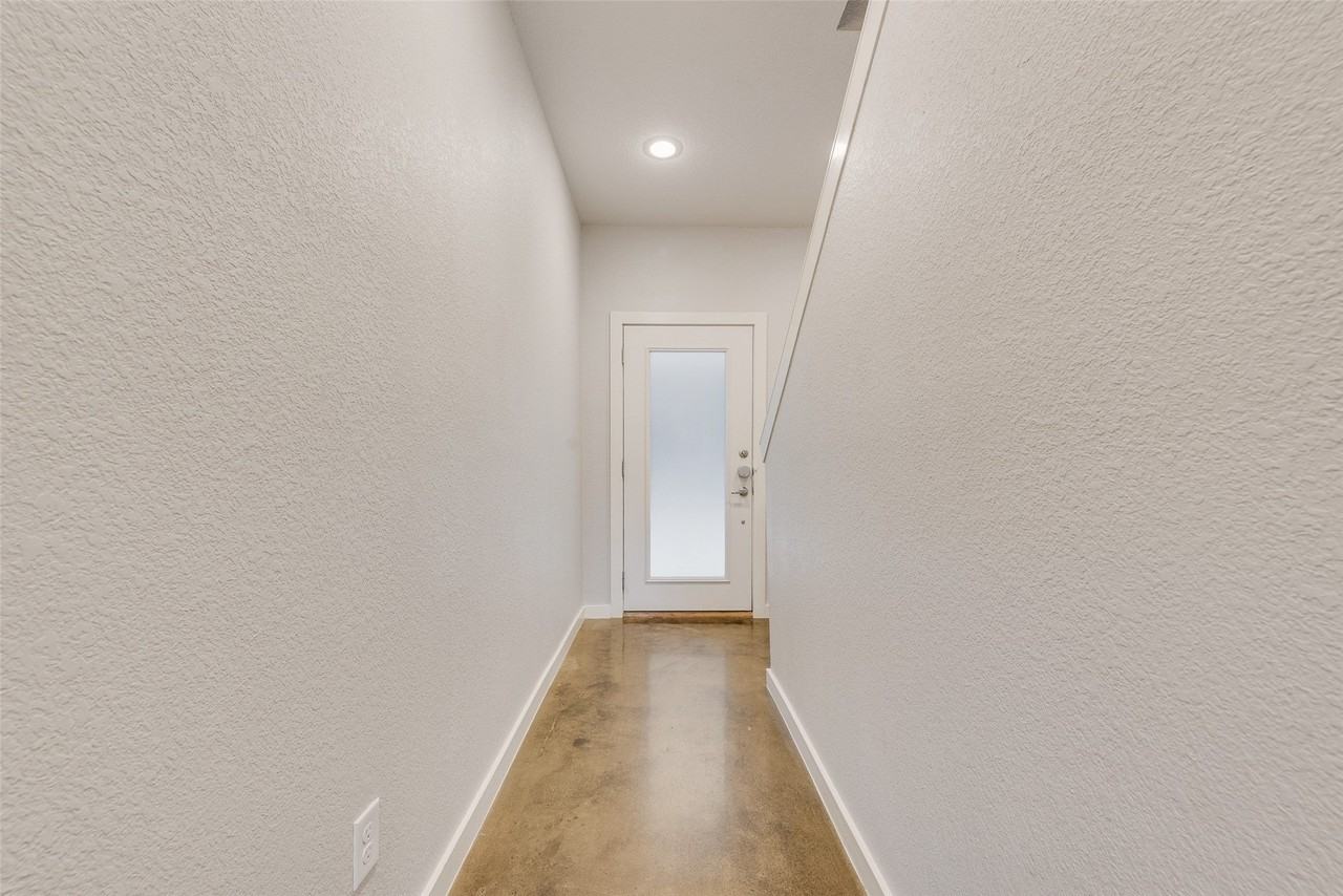 1811 Euclid Ave #2 - Photo 4 of 26