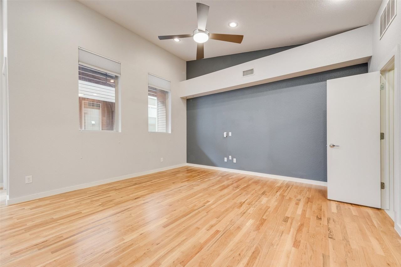 1811 Euclid Ave #2 - Photo 5 of 26