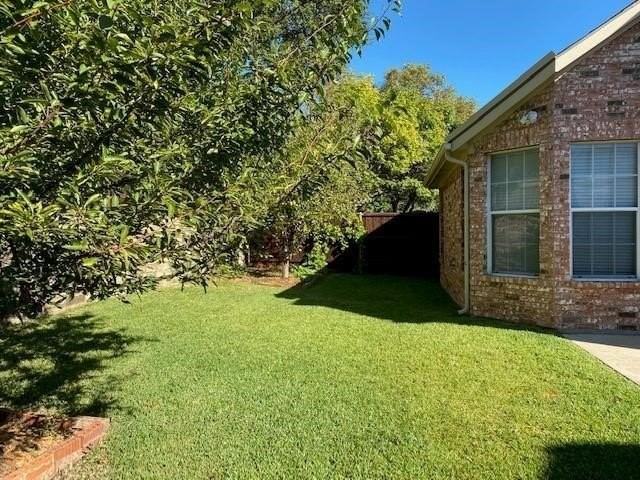 3621 Nandina Dr - Photo 2 of 17