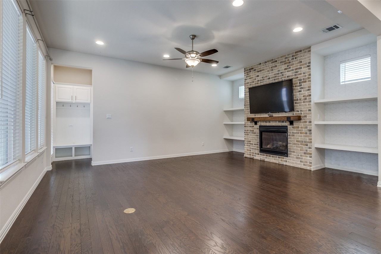 8026 Copper Way - Photo 2 of 15
