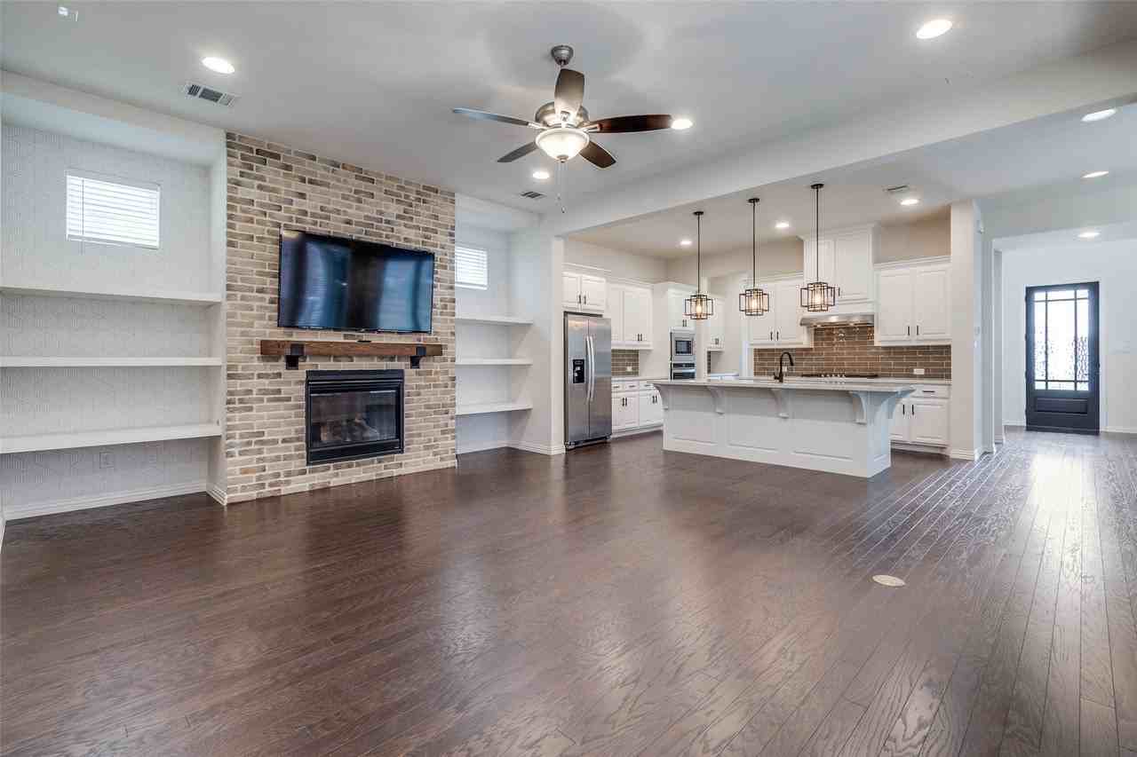 8026 Copper Way - Photo 3 of 15
