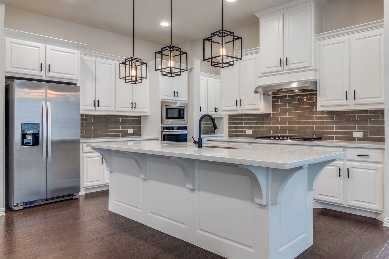 8026 Copper Way - Photo 4 of 15