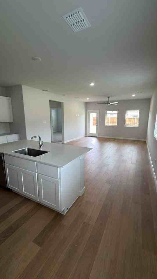 964 Dahlia Dr - Photo 4 of 16