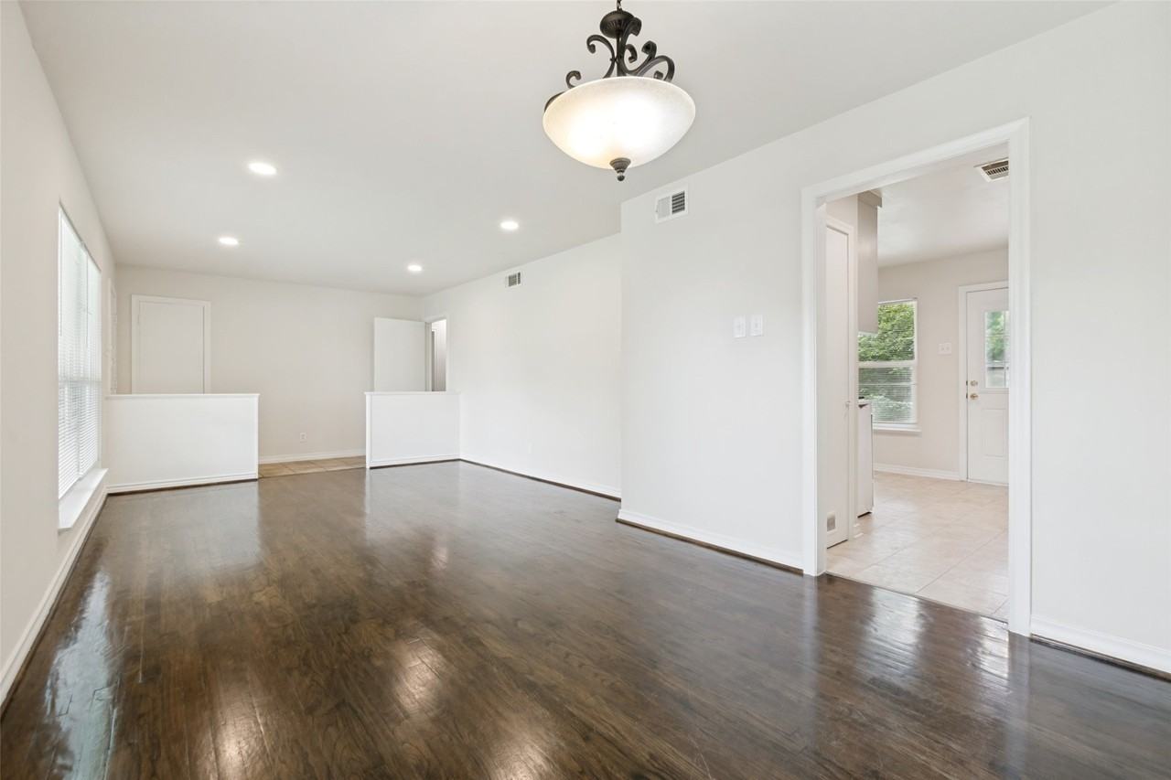 2414 San Medina Ave - Photo 5 of 12
