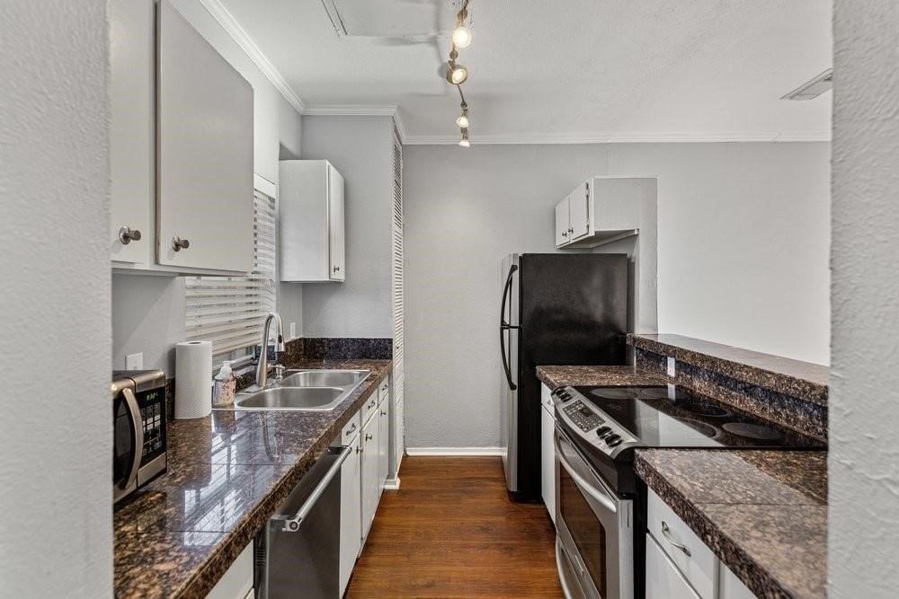 3818 N Hall St #125 - Photo 5 of 21