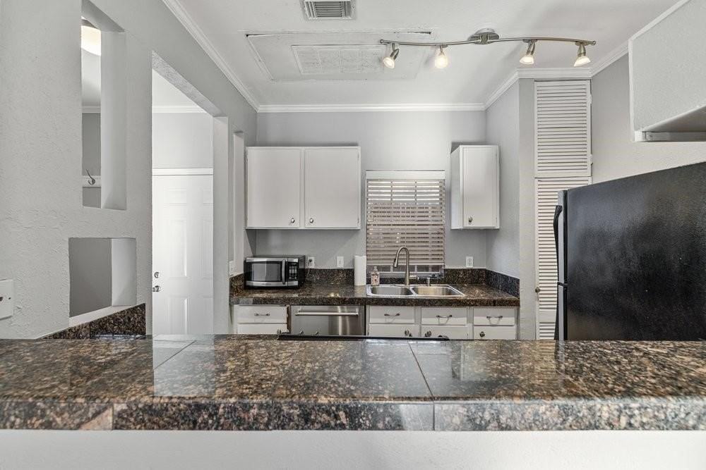 3818 N Hall St #125 - Photo 6 of 21