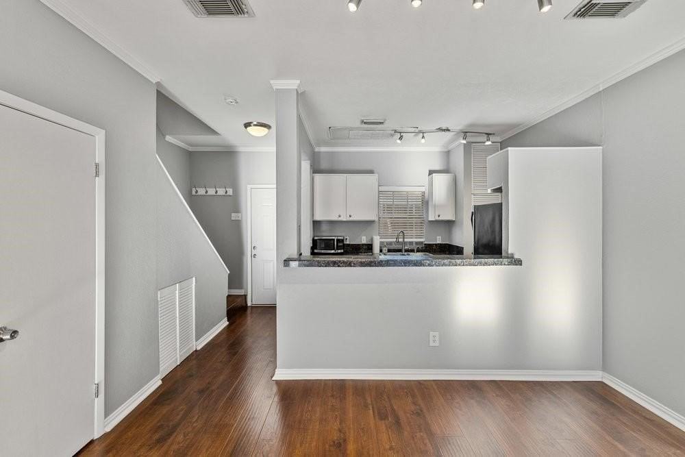 3818 N Hall St #125 - Photo 7 of 21