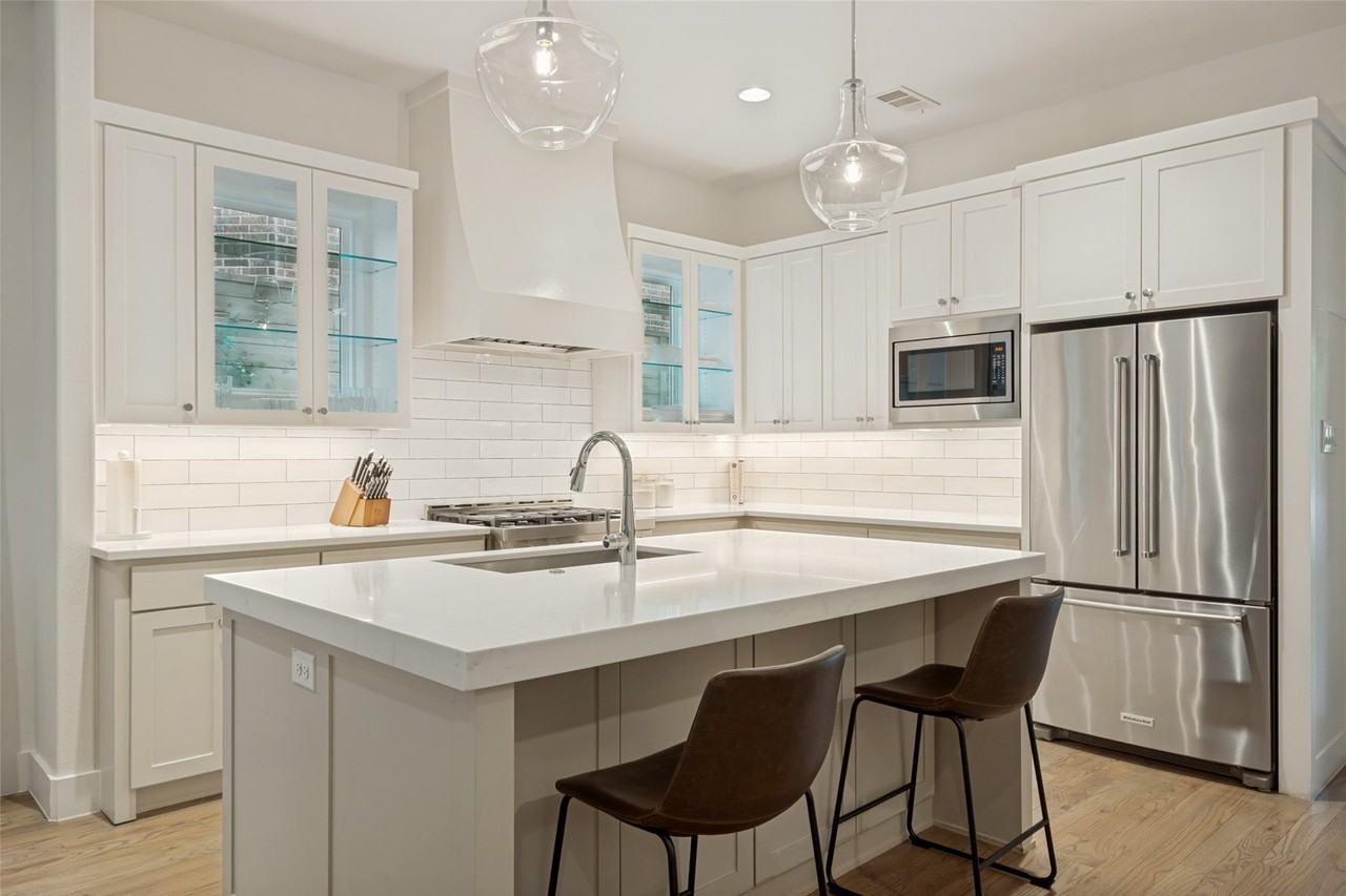 5615 Ellsworth Ave - Photo 4 of 13