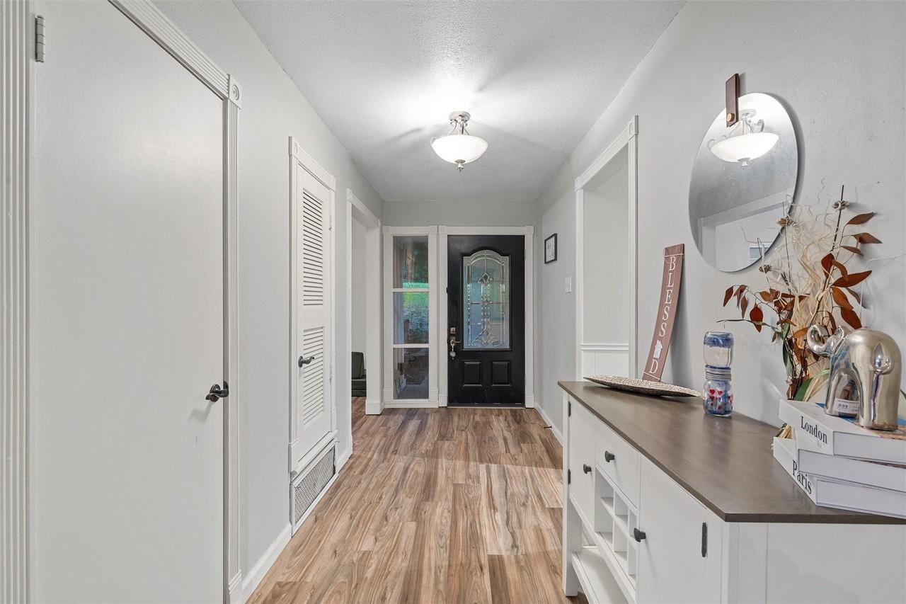 518 Fairway Rd - Photo 7 of 26