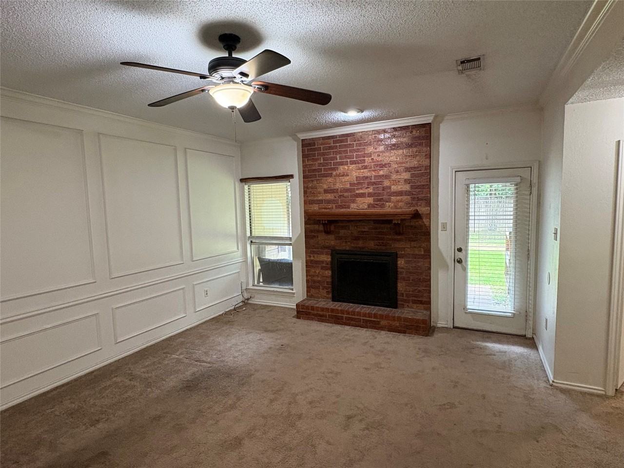 1004 Vera Ct - Photo 4 of 14