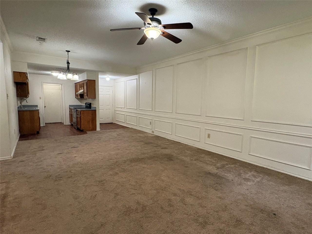 1004 Vera Ct - Photo 5 of 14