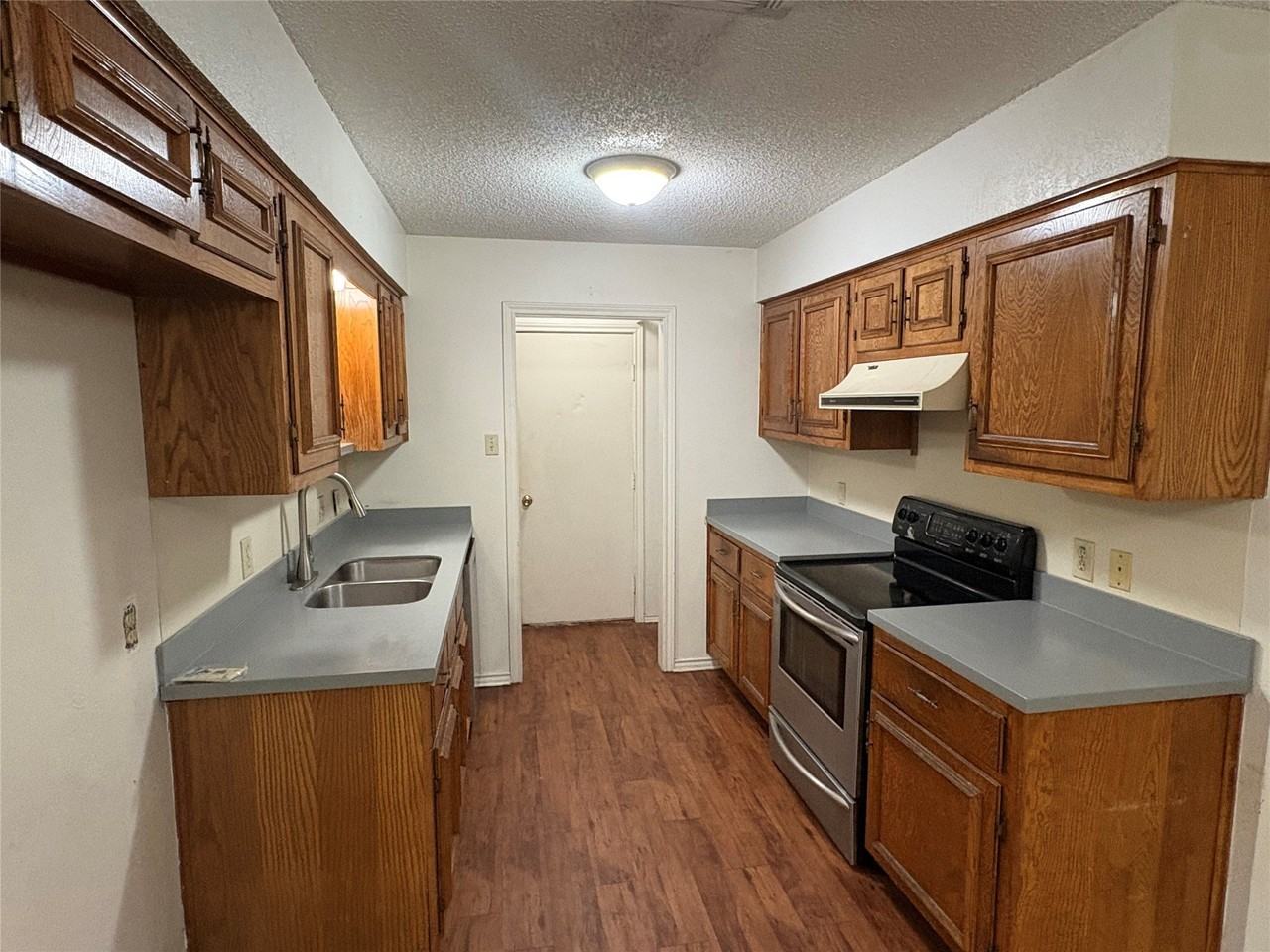 1004 Vera Ct - Photo 7 of 14