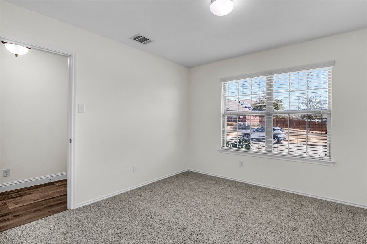 1301 Copper St - Photo 4 of 36