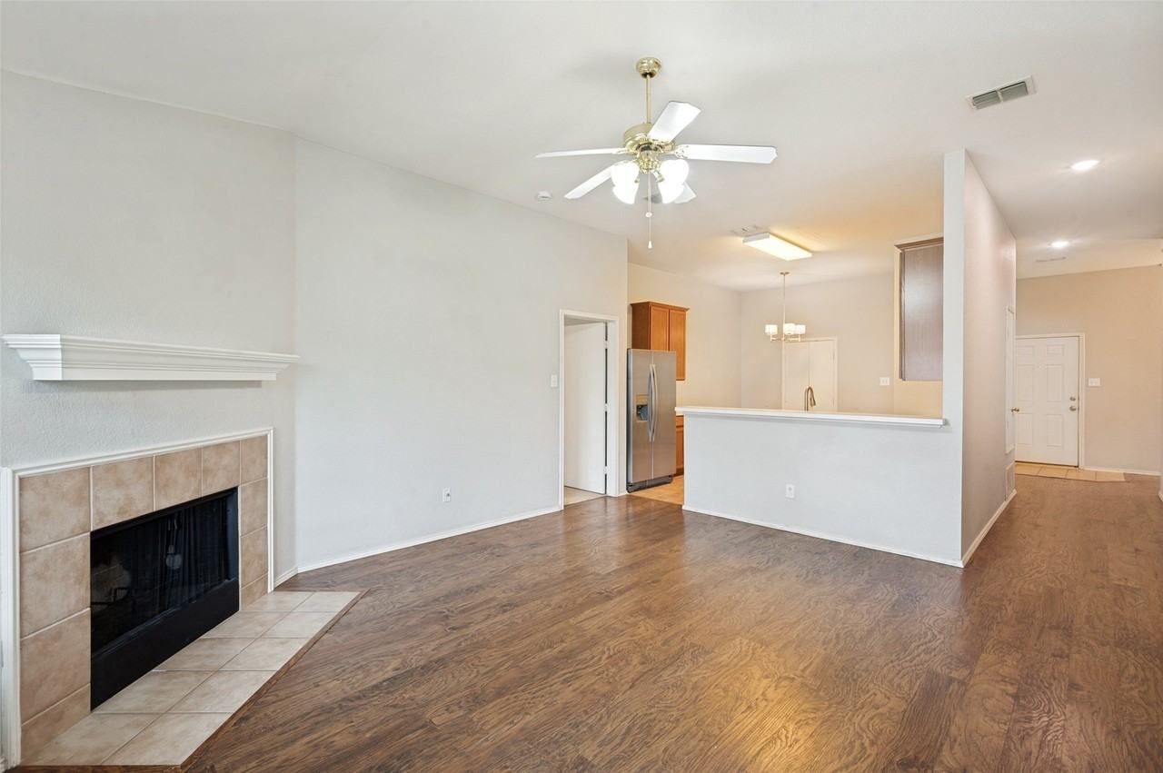 3705 Hermalinda Dr - Photo 4 of 21