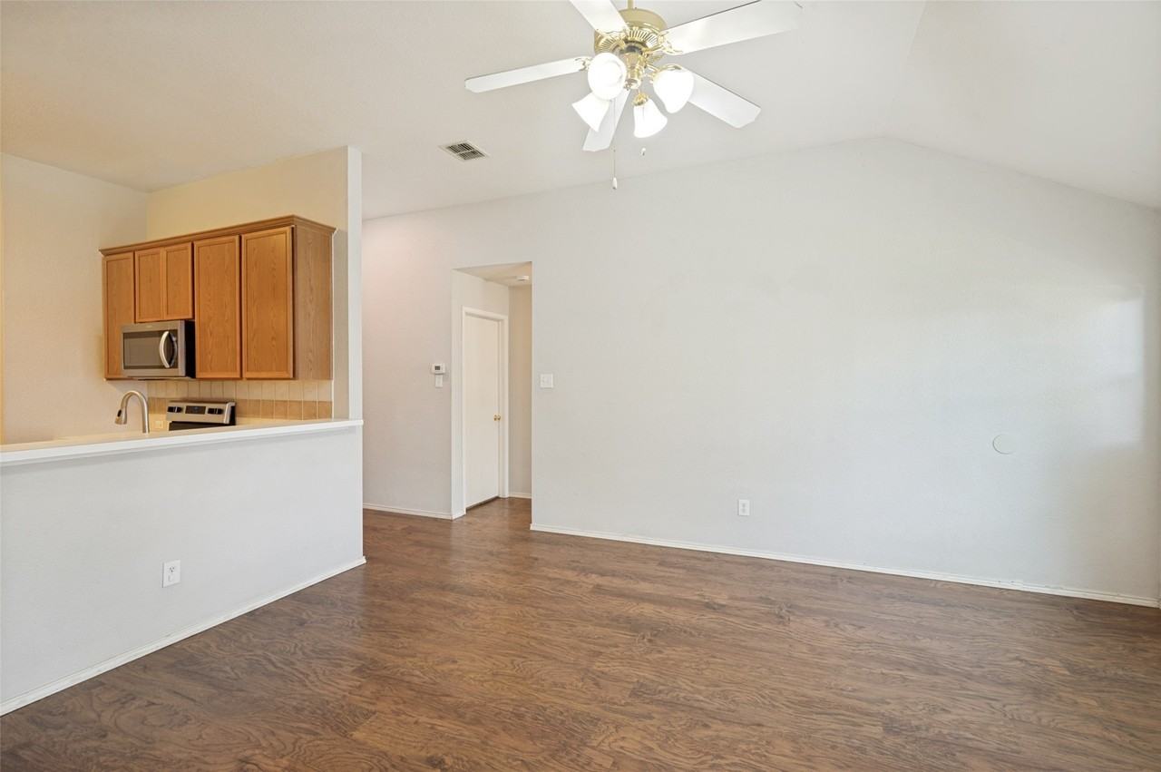3705 Hermalinda Dr - Photo 5 of 21