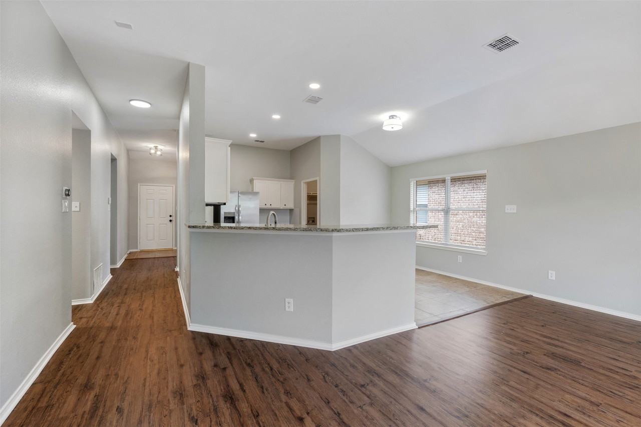 10905 Fawn Valley Dr - Photo 5 of 18