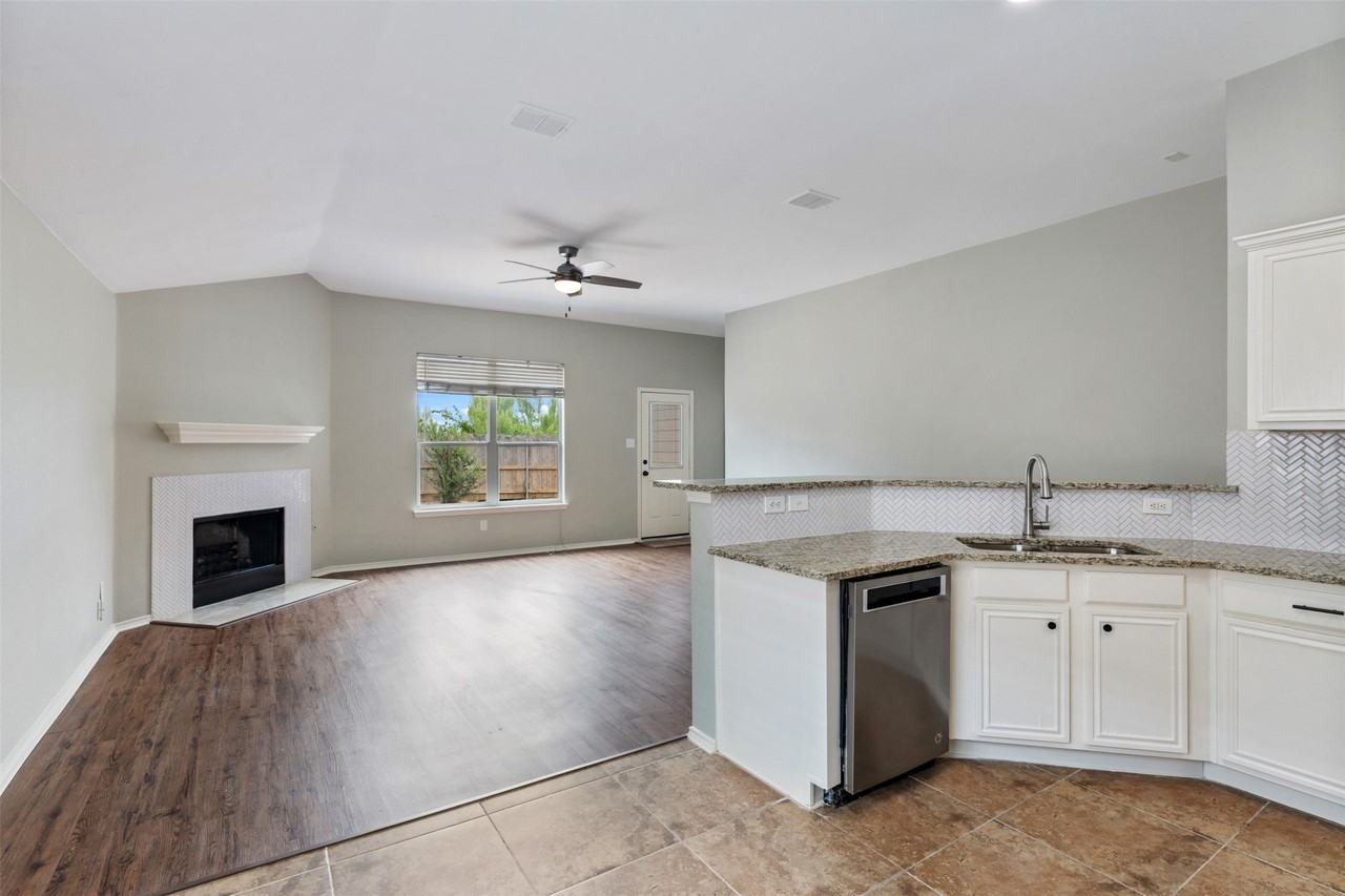 10905 Fawn Valley Dr - Photo 7 of 18