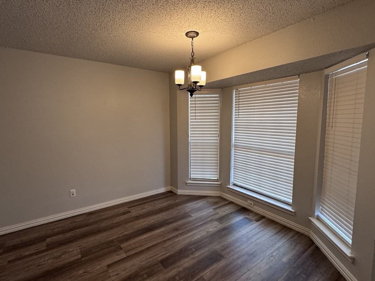 2406 Hallmark St - Photo 5 of 29
