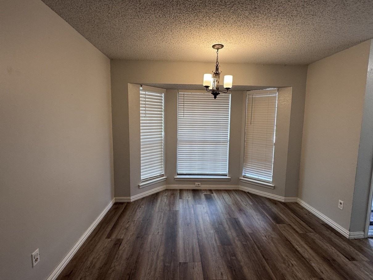 2406 Hallmark St - Photo 6 of 29
