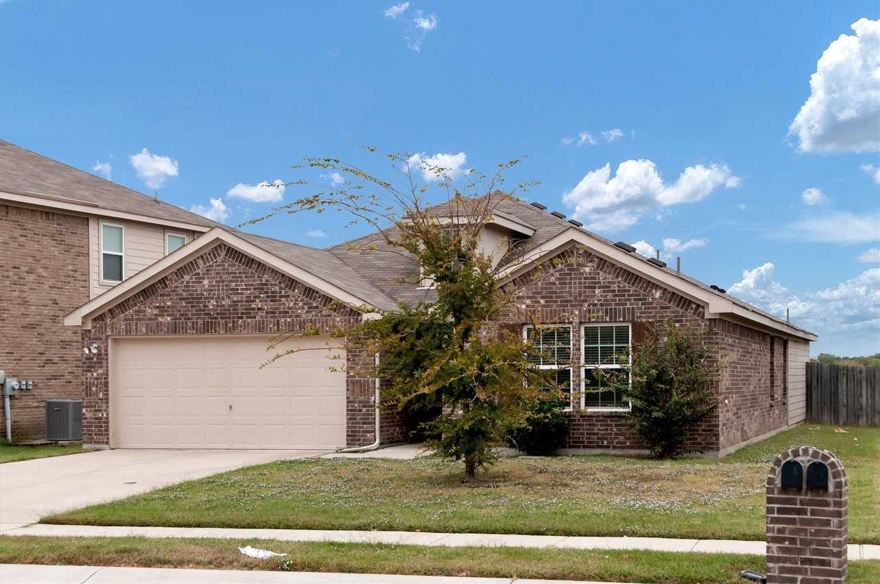 5100 Royal Springs Dr - Photo 3 of 28