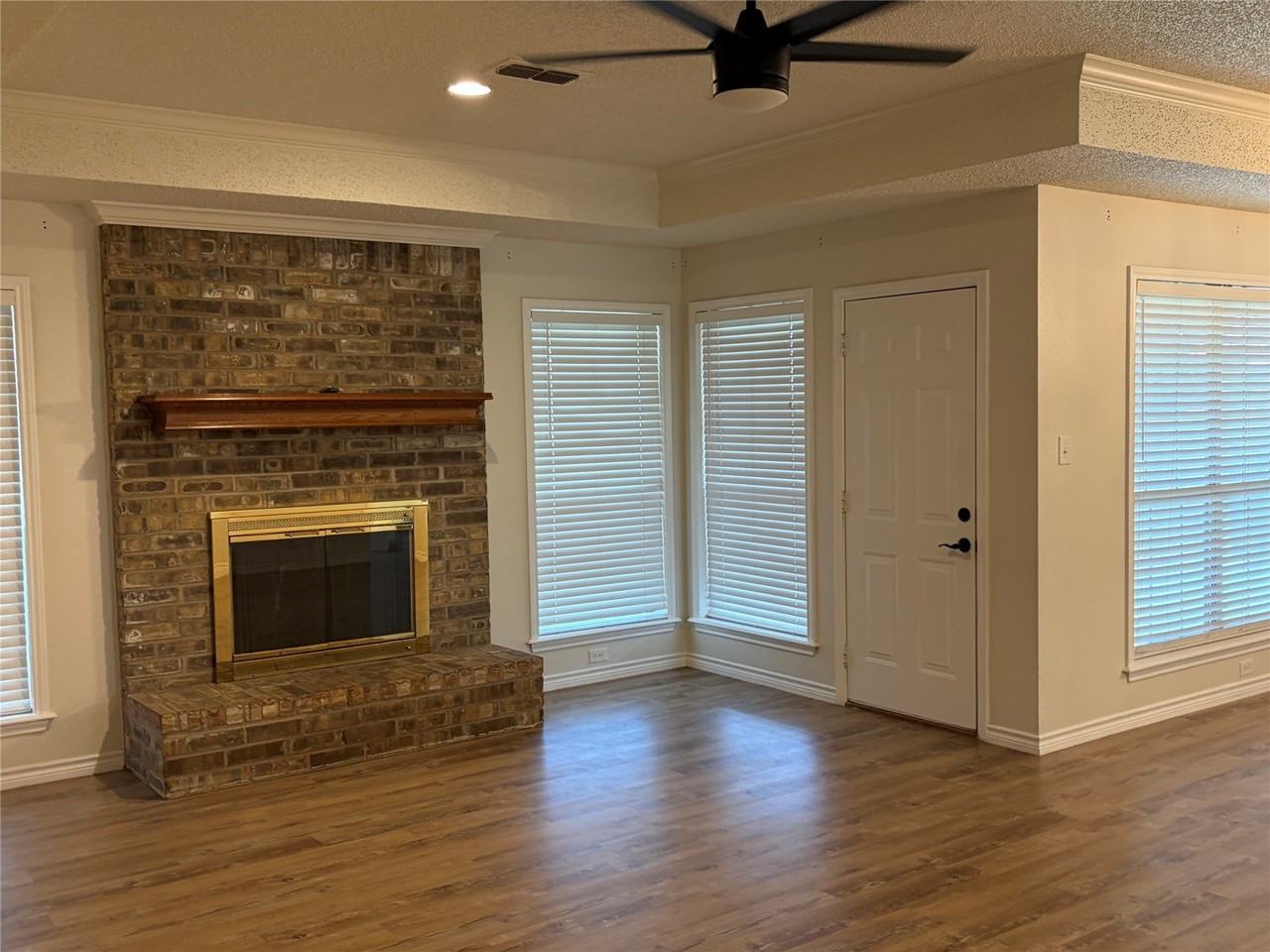 5180 Western Plains Ave - Photo 4 of 31