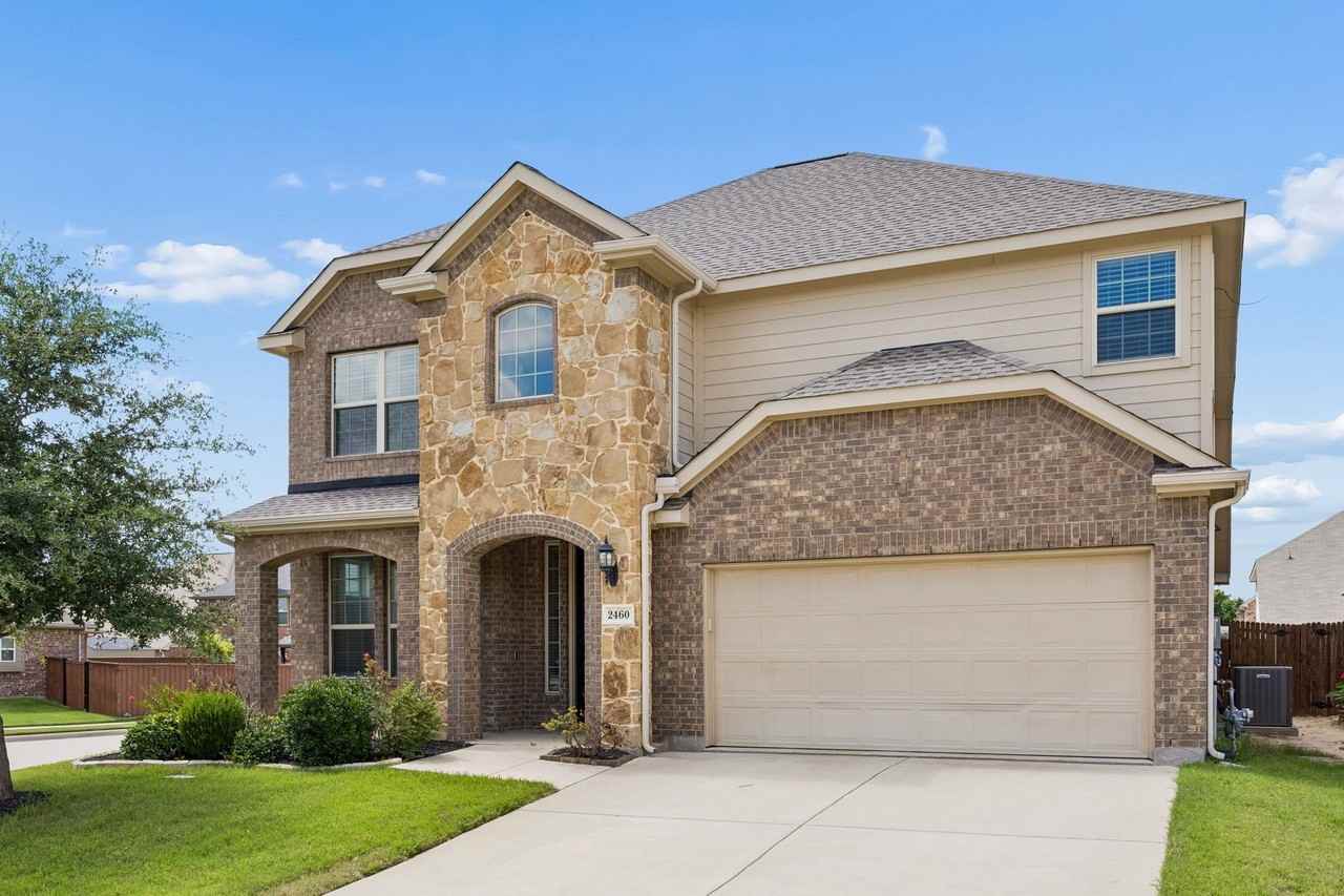 2460 Open Range Dr - Photo 2 of 37