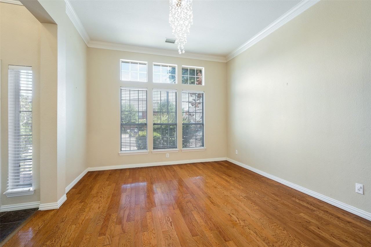 7509 Danfield Ct - Photo 6 of 31