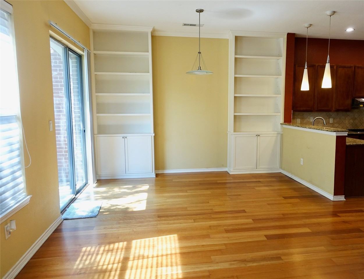 2105 Lucerne Cv - Photo 2 of 32
