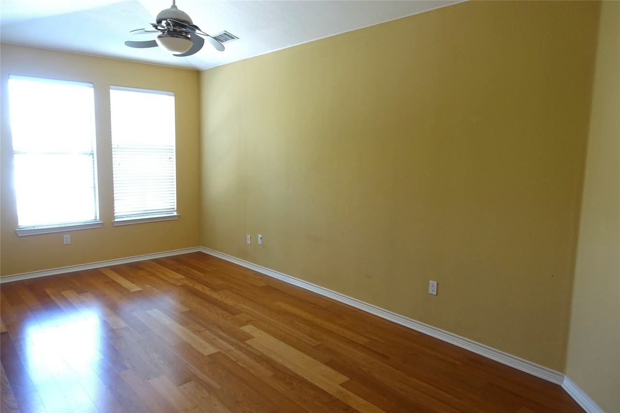 2105 Lucerne Cv - Photo 4 of 32
