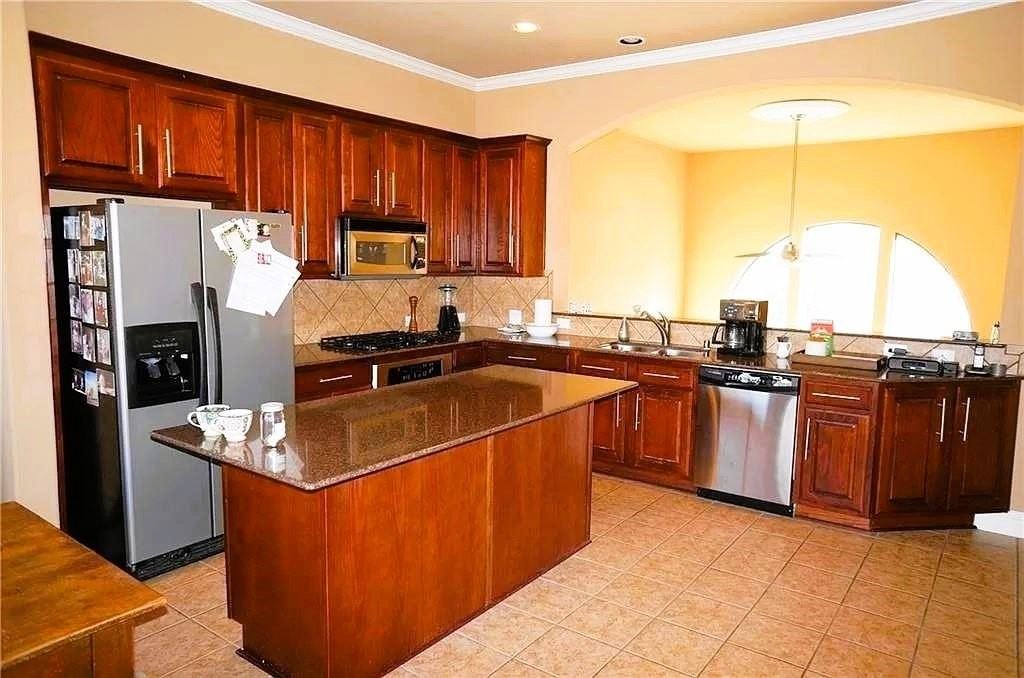 5733 Pantheon Ct - Photo 4 of 9
