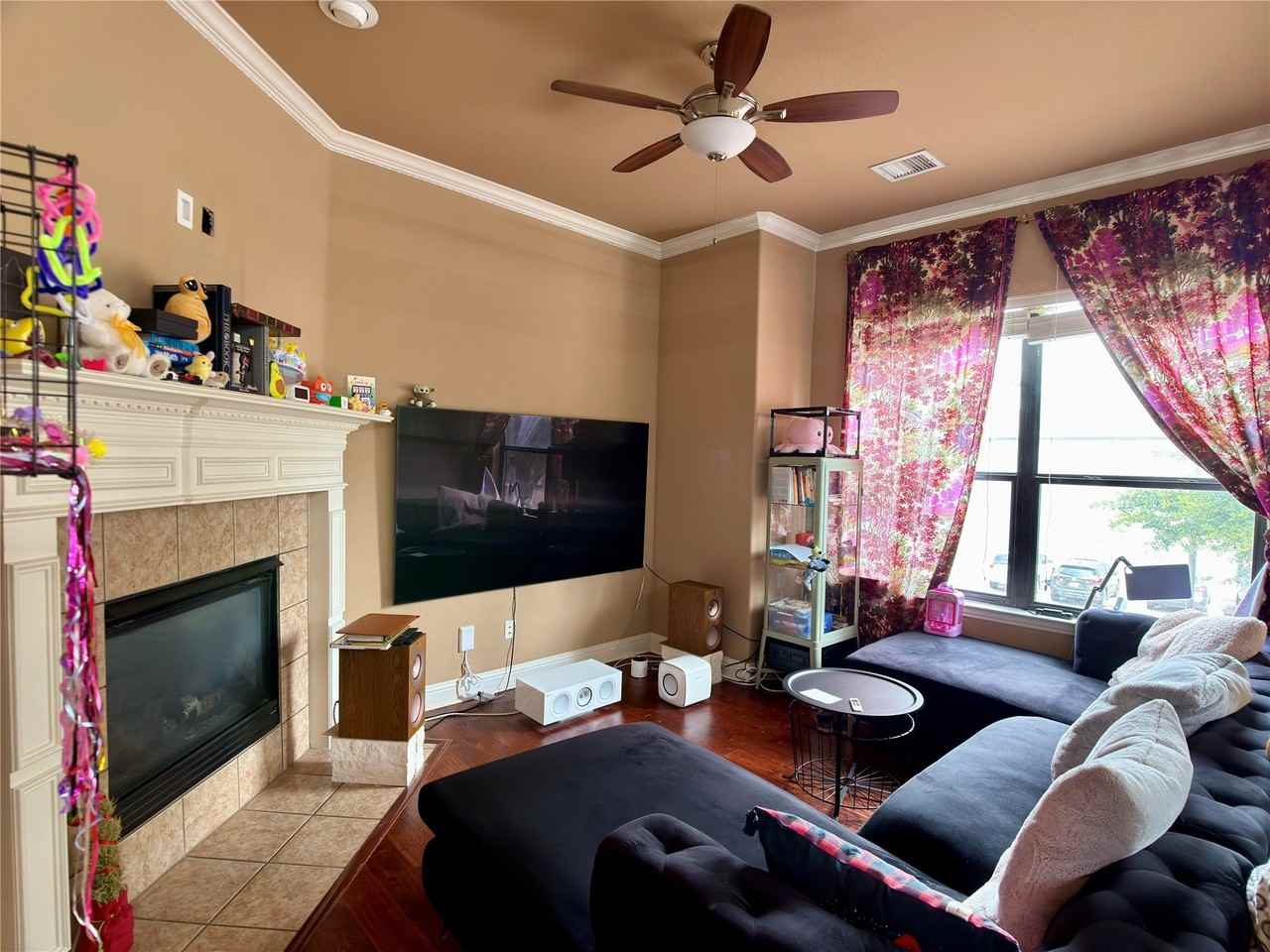 5733 Pantheon Ct - Photo 5 of 9